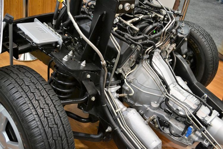 automobilių dalys ir tepalai