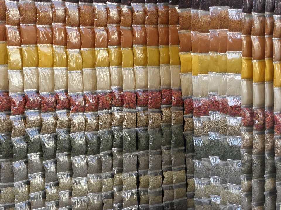 Kaip tinkamai supakuoti maisto produktus, kad jie negestų?